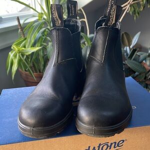 Blundstones 510 Chelsea Boots - worn once
